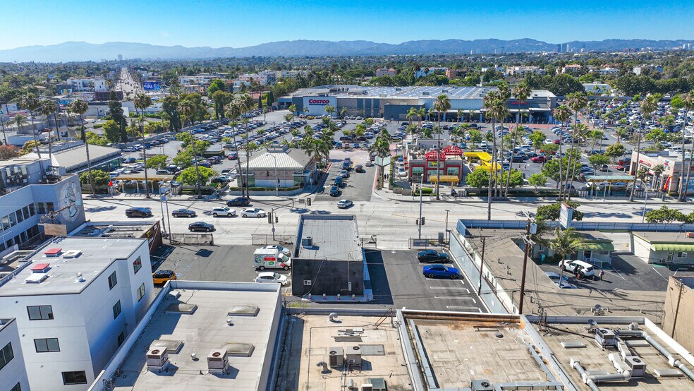 13452 Washington Blvd, Marina Del Rey, CA à louer - Photo du bâtiment - Image 3 de 26