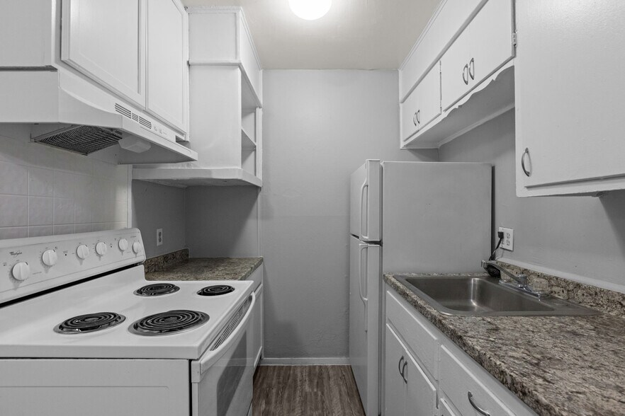 Houston Arms & Sierra Blanca portefeuille de 2 propriétés à vendre sur LoopNet.ca - Photo intérieure - Image 2 de 14