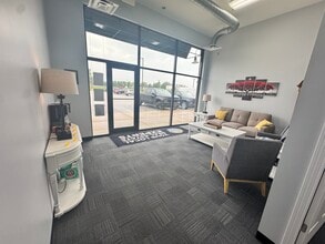2060 Sagamore Pkwy W, West Lafayette, IN for lease Interior Photo- Image 2 of 11