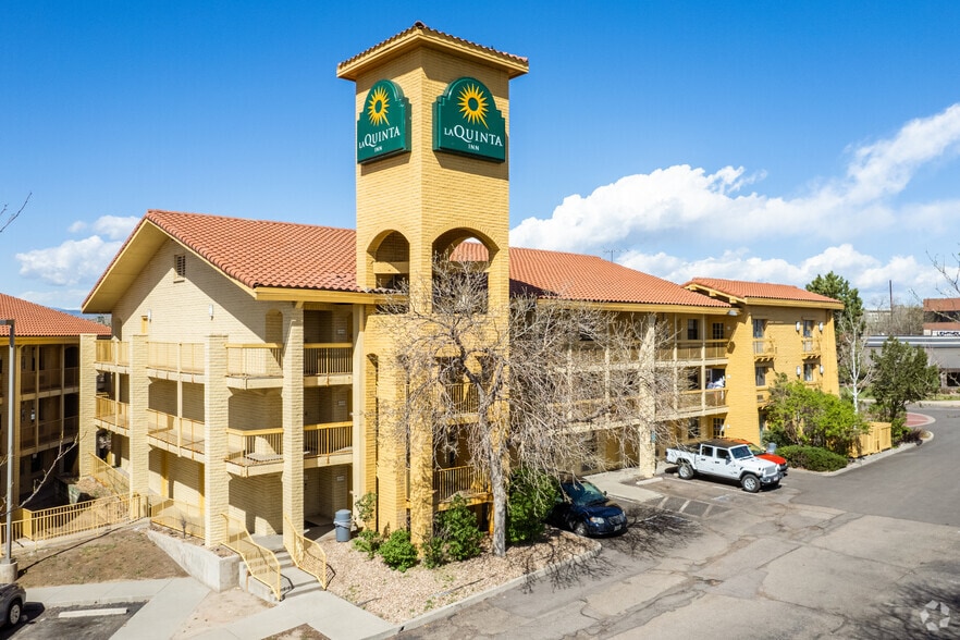 8701 Turnpike Dr, Westminster, CO à vendre - Photo principale - Image 1 de 19