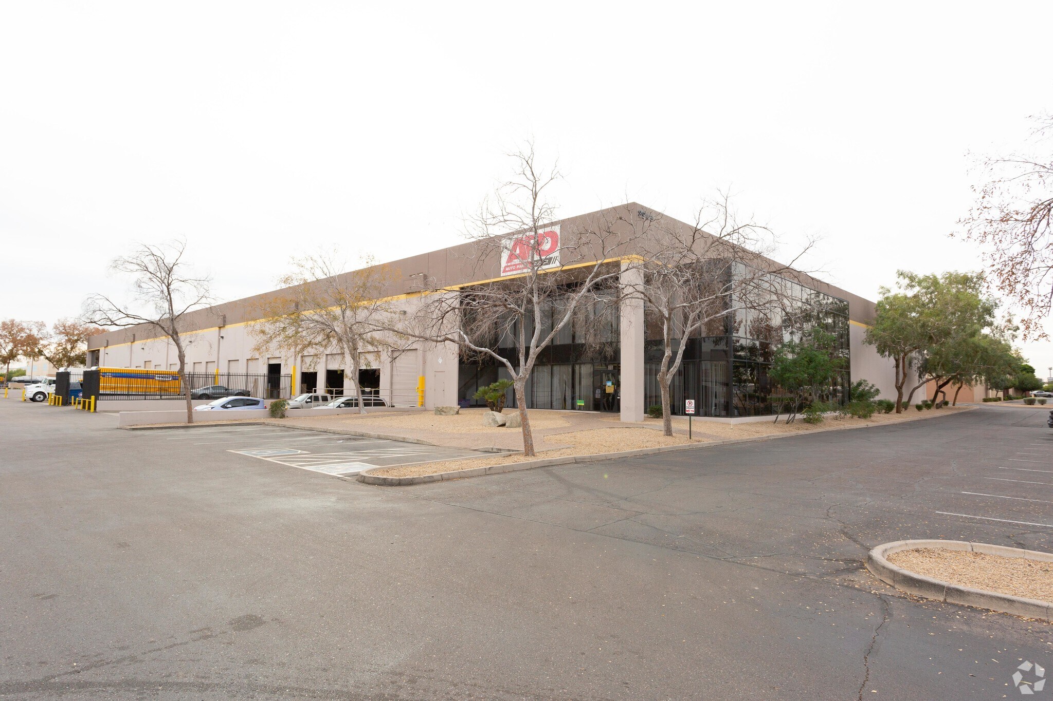 3945-3949 W Van Buren St, Phoenix, AZ à louer Photo principale- Image 1 de 7