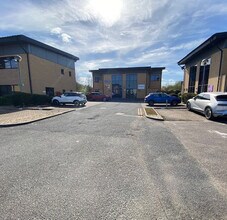 12-14 Eaton Court Rd, Eaton Socon à louer Photo du bâtiment- Image 2 de 7