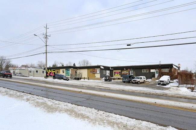 Plus de détails pour 3310 King St E, Kitchener, ON - Commerce de détail à louer