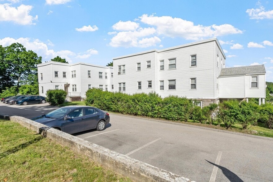 2 Ureco Ter, Worcester, MA for sale - Primary Photo - Image 1 of 9