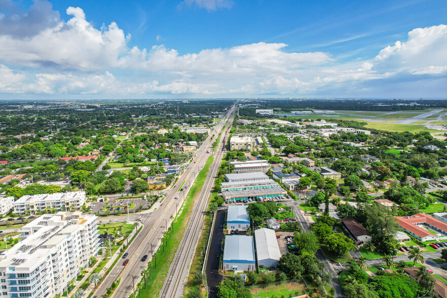 621 NE 1st Ave, Pompano Beach, FL à vendre - Photo du bâtiment - Image 3 de 37