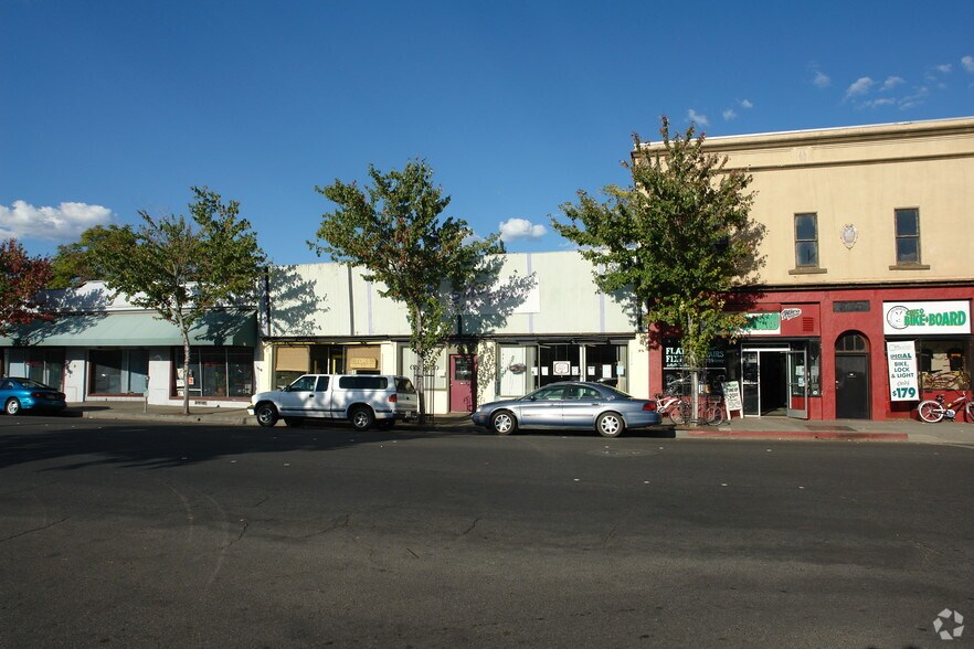 835-839 Main St, Chico, CA à vendre - Photo du bâtiment - Image 2 de 2