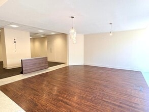 15 High St, Windsor for lease Building Photo- Image 1 of 1