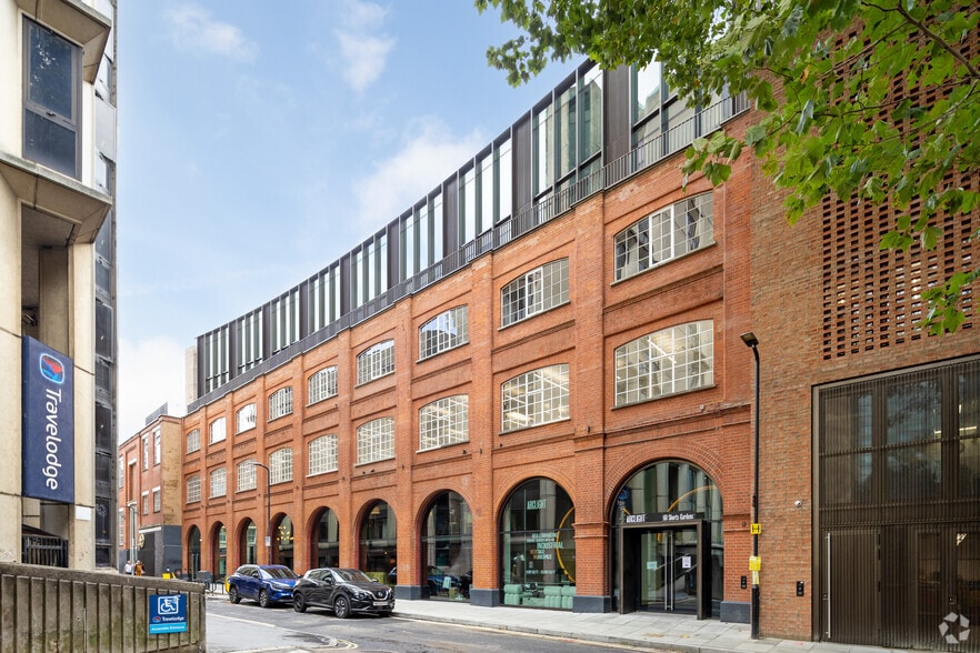 60-70 Shorts Gdns, London for lease - Building Photo - Image 3 of 27