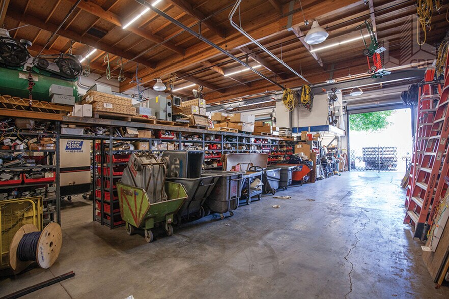 1385 Donner Ave, San Francisco, CA à vendre - Photo du bâtiment - Image 2 de 11