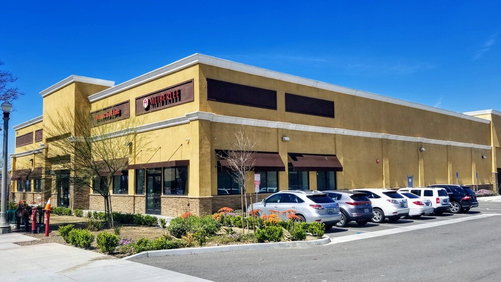 1575 University Ave, Riverside, CA à louer - Photo du bâtiment - Image 2 de 12