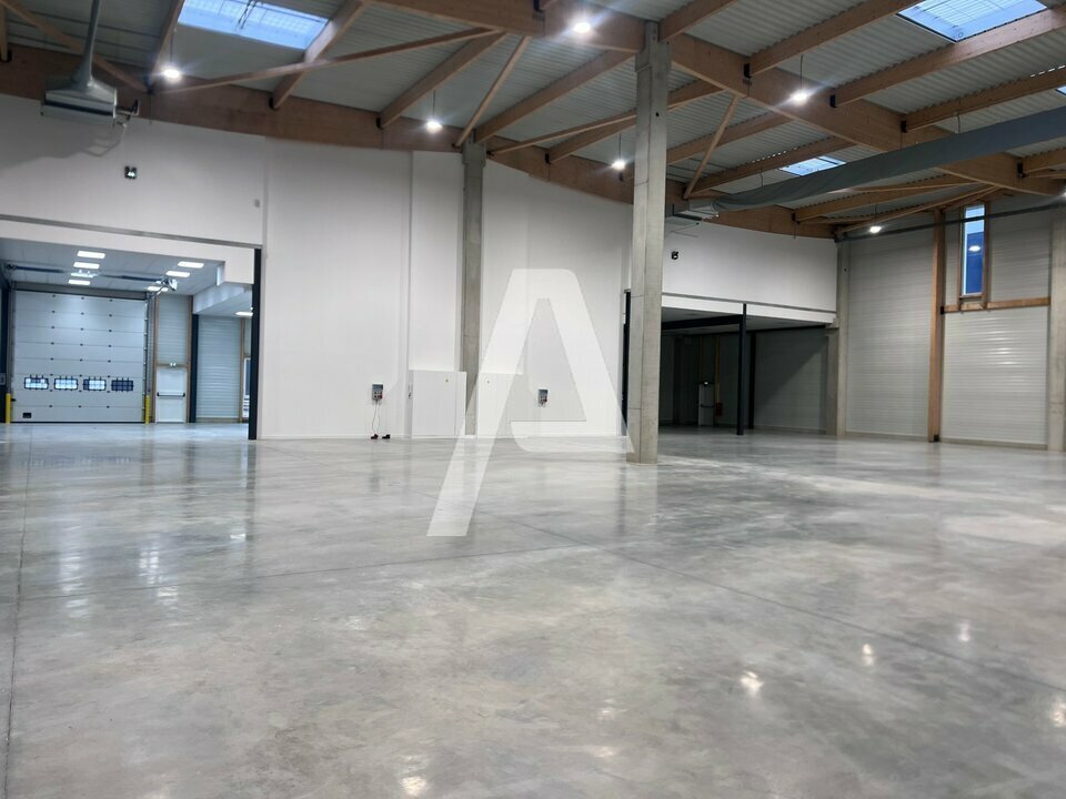 Flex in Moissy-Cramayel for lease Building Photo- Image 1 of 6