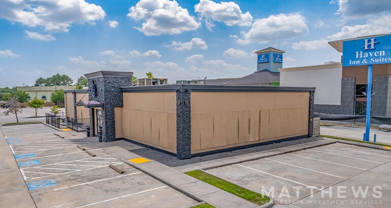 17117 State Highway 249, Houston, TX à louer - Photo du bâtiment - Image 2 de 4