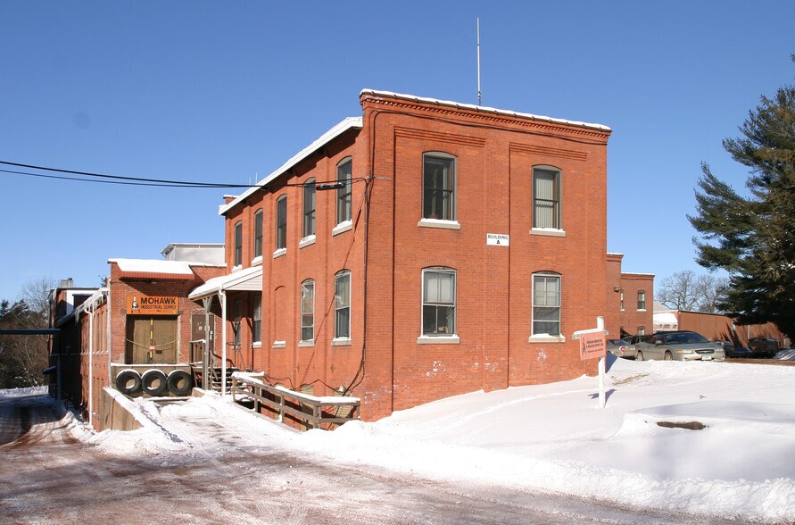 5-40 Glen Rd, Manchester, CT à louer - Photo du bâtiment - Image 3 de 48