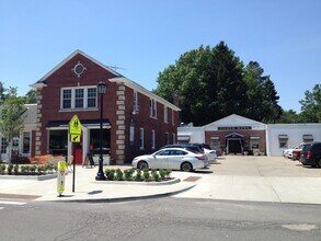 377 Fisher Rd, Grosse Pointe Farms, MI for lease Interior Photo- Image 1 of 2