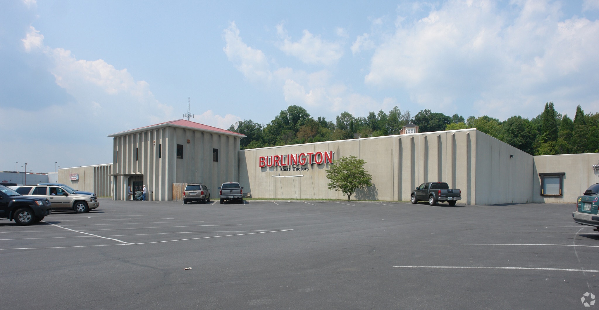 1116 E Stone Dr, Kingsport, TN for lease Primary Photo- Image 1 of 11