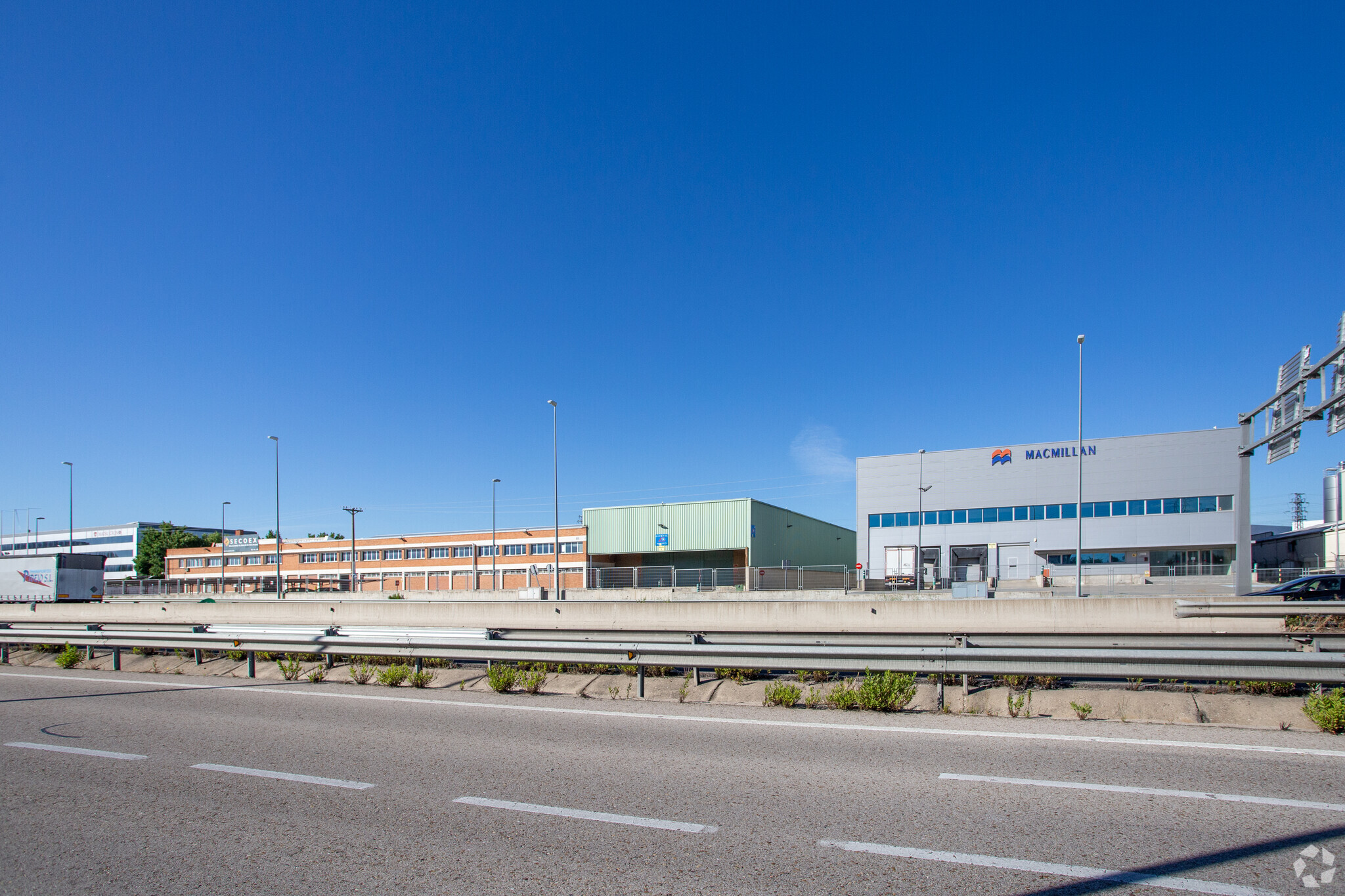 Carretera Fuenlabrada, 2068, Pinto, Madrid à louer Photo du b timent- Image 1 de 4