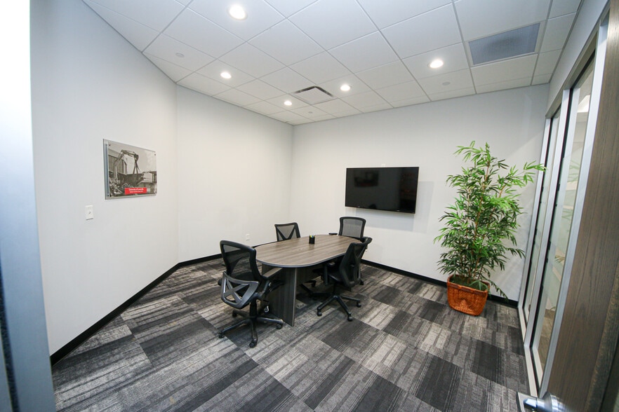 7707 National Tpke, Louisville, KY for sale - Interior Photo - Image 2 of 23