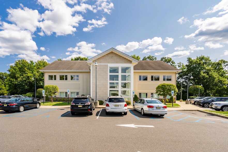 226 Middle Rd, Hazlet, NJ for lease - Building Photo - Image 2 of 19