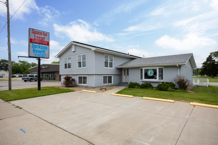 902 W Union Ave, Litchfield, IL for sale - Building Photo - Image 1 of 35