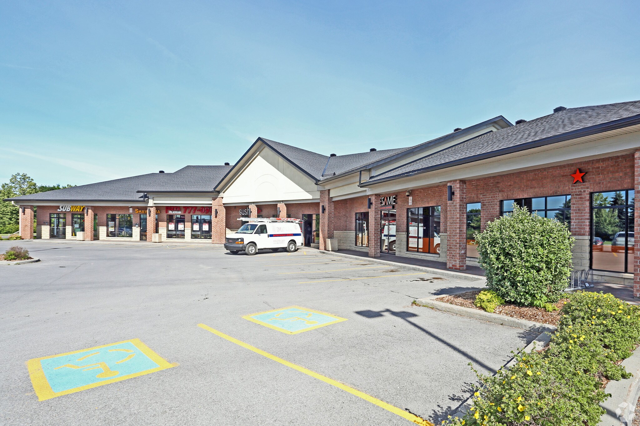 20 Boul Du Plateau, Gatineau, QC for lease Primary Photo- Image 1 of 5