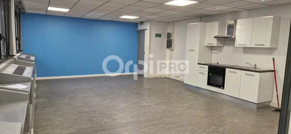 Office in Villeurbanne for lease - Interior Photo - Image 1 of 10