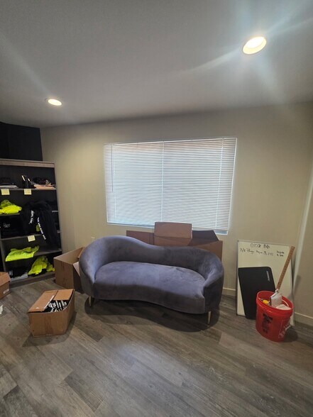 23601 Avalon Blvd, Carson, CA à louer - Photo du bâtiment - Image 3 de 29