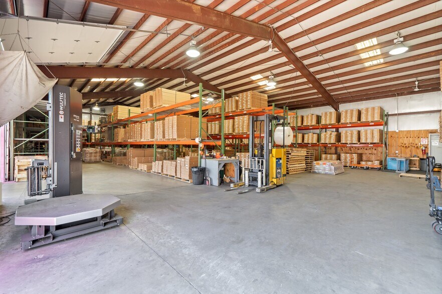 6483 S Seminole Trl, Rochelle, VA à vendre - Photo intérieure - Image 2 de 76