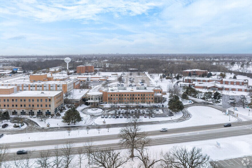 150 N River Rd, Des Plaines, IL à louer - Aérien - Image 3 de 6