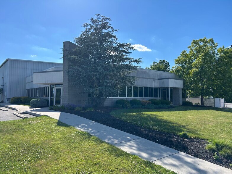 450 Gateway Dr, Reading, PA à vendre - Photo du bâtiment - Image 3 de 19