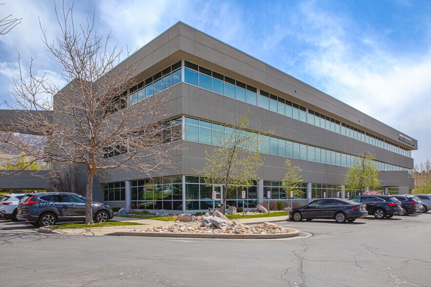 6360 S 3000 E, Salt Lake City, UT à louer - Photo du bâtiment - Image 2 de 19