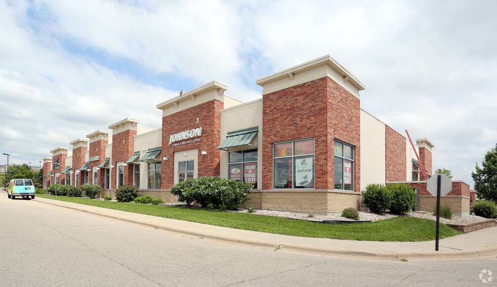 2402 E Springs Dr, Madison, WI for lease - Primary Photo - Image 1 of 3