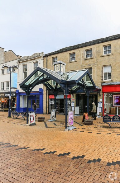 1-19 Market Ave, Huddersfield à louer - Photo principale - Image 1 de 1