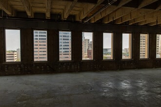 451 Florida St & 450 Laurel St, Baton Rouge, LA à louer Photo du bâtiment- Image 2 de 3