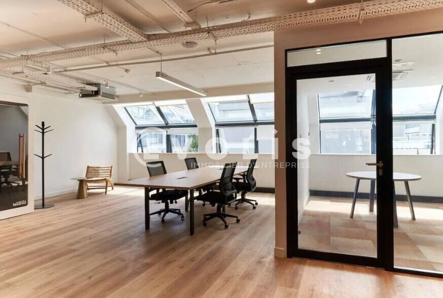 Office in Levallois-Perret for lease - Interior Photo - Image 2 of 5