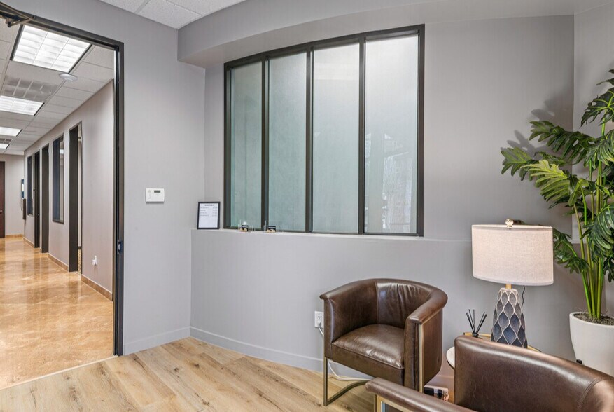 10320 Lake Rd, Houston, TX à louer - Photo du bâtiment - Image 2 de 13