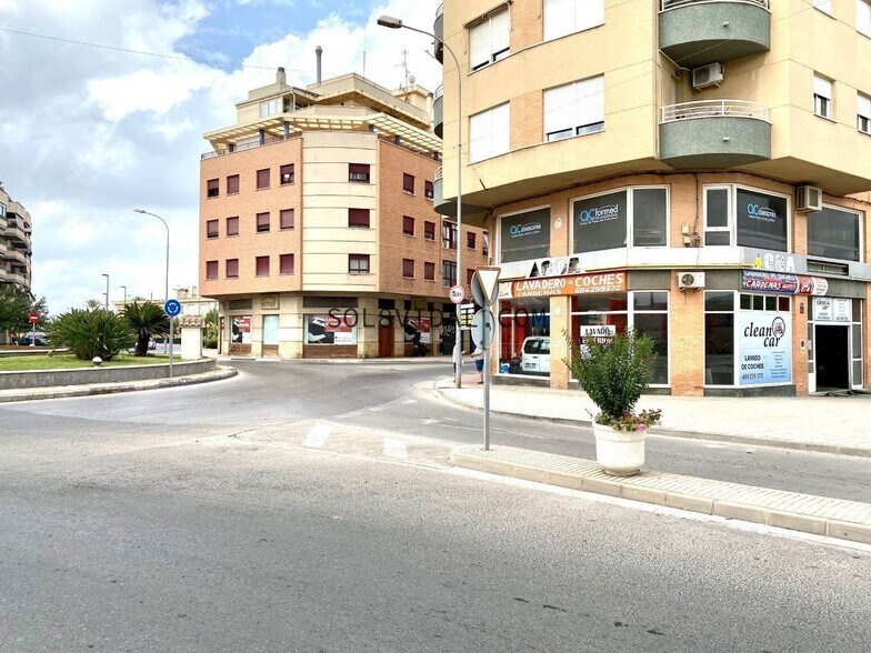 Commerce de détail dans Orihuela, Alicante à vendre - Photo du bâtiment - Image 2 de 5