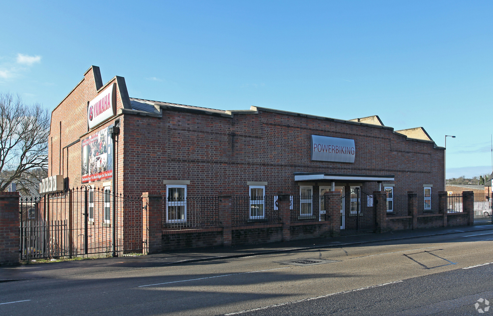 25-26 West Wycombe Rd, High Wycombe for lease Primary Photo- Image 1 of 3