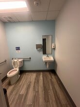 10008 N Dale Mabry Hwy, Tampa, FL for lease Interior Photo- Image 2 of 39