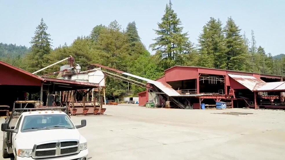 23640 Highway 116, Cazadero, CA à vendre - Vidéo sur l’inscription commerciale - Image 2 de 10