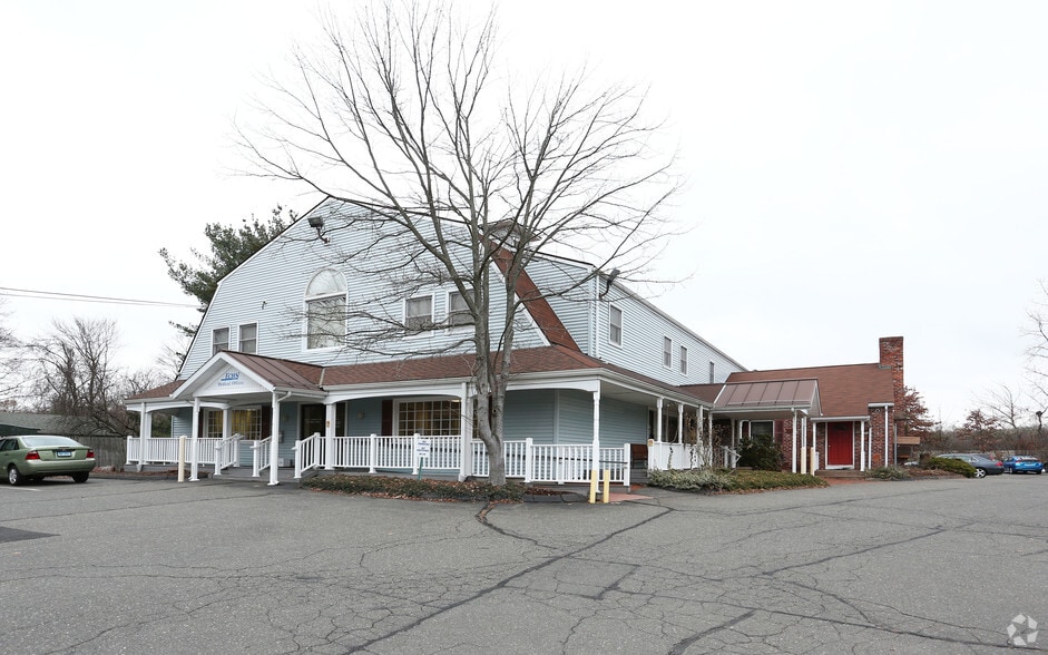 28 Main St, East Hartford, CT for lease - Primary Photo - Image 1 of 16