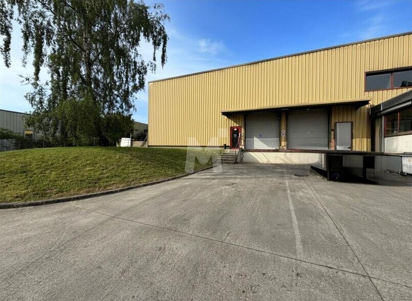 Avenue Ettore Bugatti, Linas for sale - Building Photo - Image 3 of 12