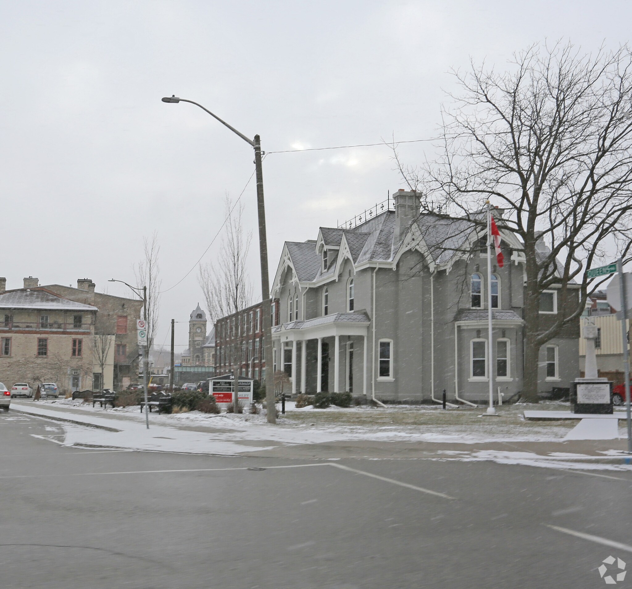 24 Queens Square, Cambridge, ON à vendre Photo principale- Image 1 de 1