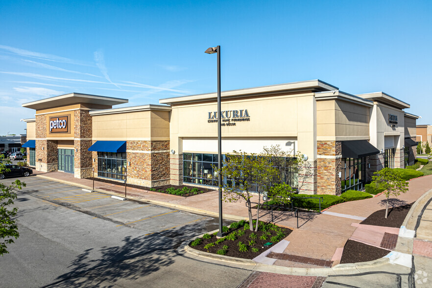 6401 W 135th St, Overland Park, KS for lease - Building Photo - Image 1 of 13