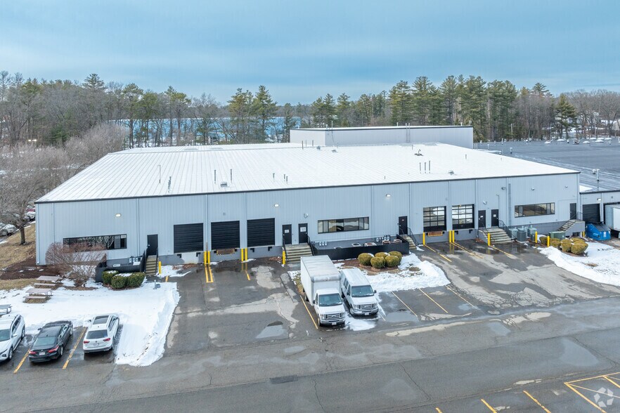 577 Main St, Hudson, MA à louer - Photo principale - Image 1 de 5