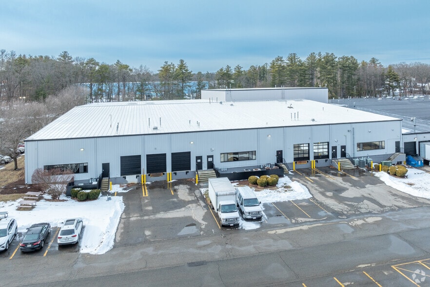 577 Main St, Hudson, MA for lease - Primary Photo - Image 1 of 5