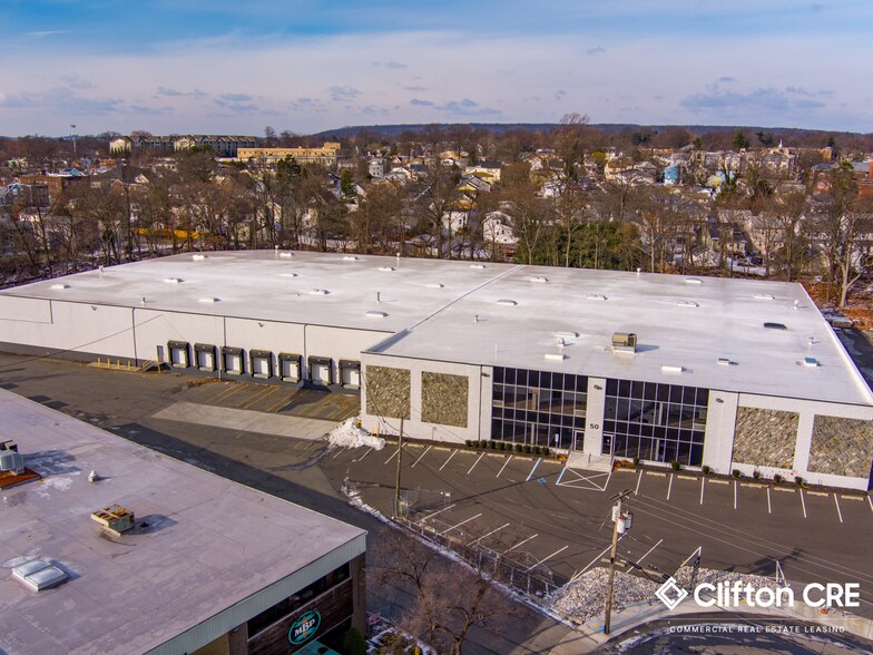 50 Camptown Rd, Maplewood, NJ à louer - Photo du bâtiment - Image 2 de 19