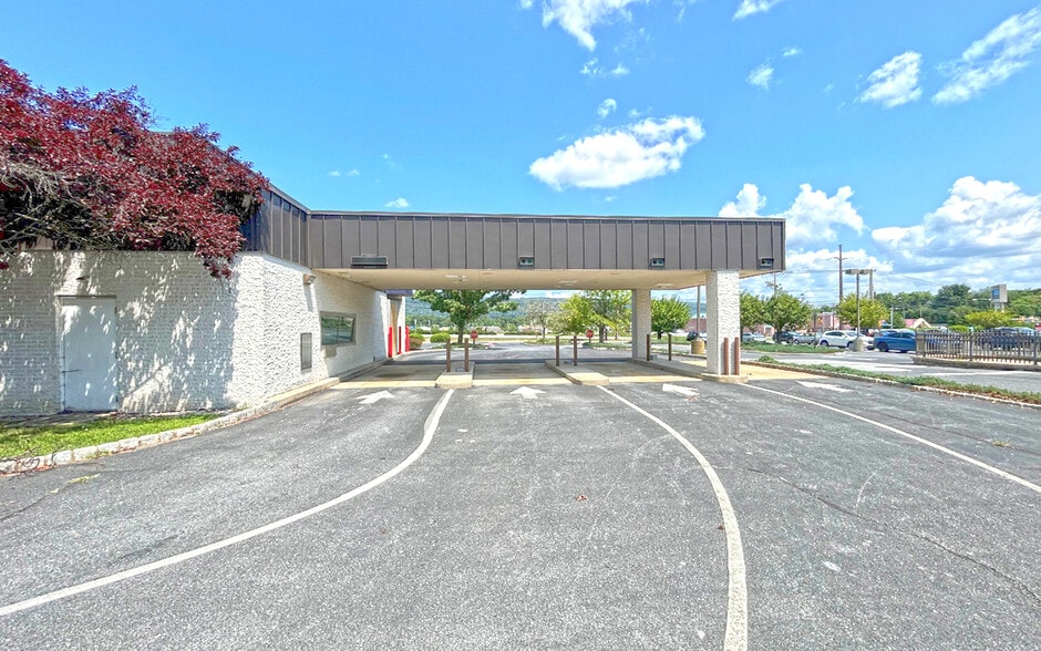 742 Wertzville Rd, Enola, PA for lease - Building Photo - Image 3 of 14