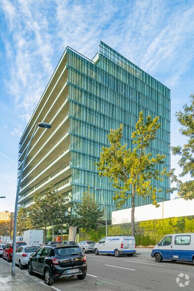 Carrer del Marroc, 33-51, Barcelone, Barcelona à louer - Photo du bâtiment - Image 3 de 6