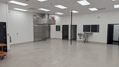 8501 Canoga Ave, Canoga Park, CA for lease Interior Photo- Image 2 of 10