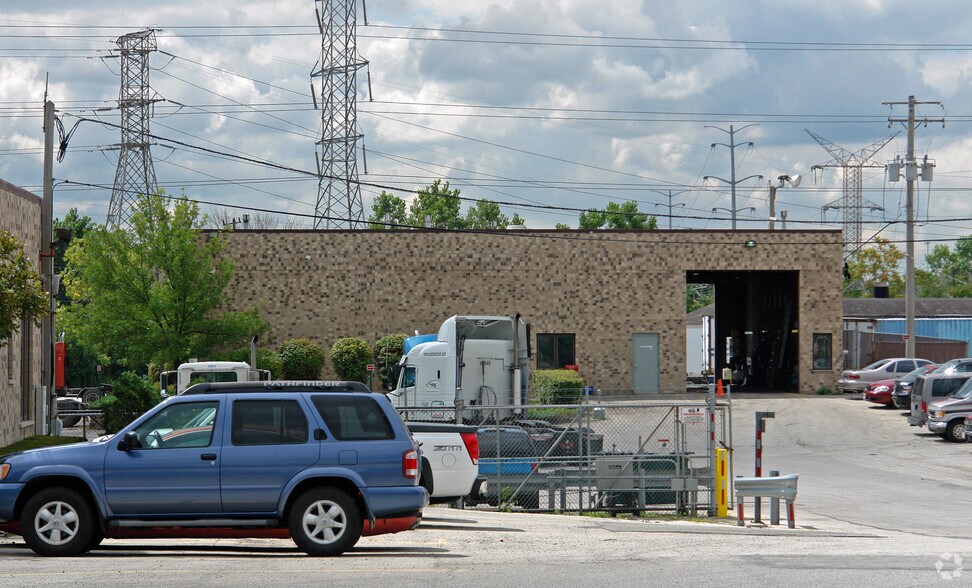 7701 W 47th St, Lyons, IL à vendre - Photo du bâtiment - Image 2 de 3